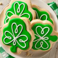 kids st patrick day cookie decorating