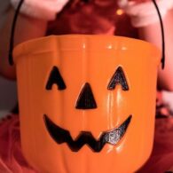 halloween-treat-pumpkin-bucket